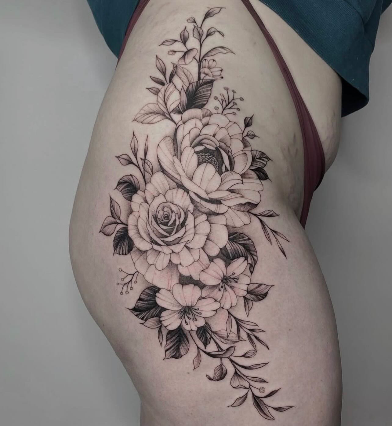 Roses & florals hip piece